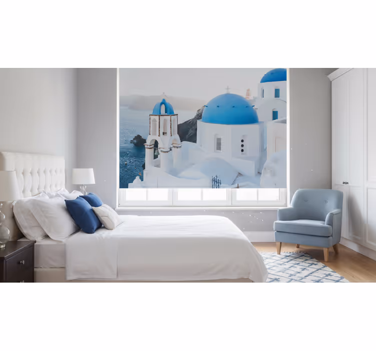 Yatak odası stor perde santorini beyaz mavi evler ve deniz - TenStickers