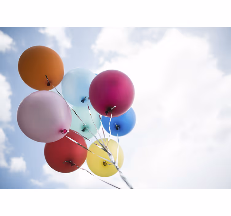 Çocuk odası stor perde renkli balonlar ve gökyüzü - TenStickers