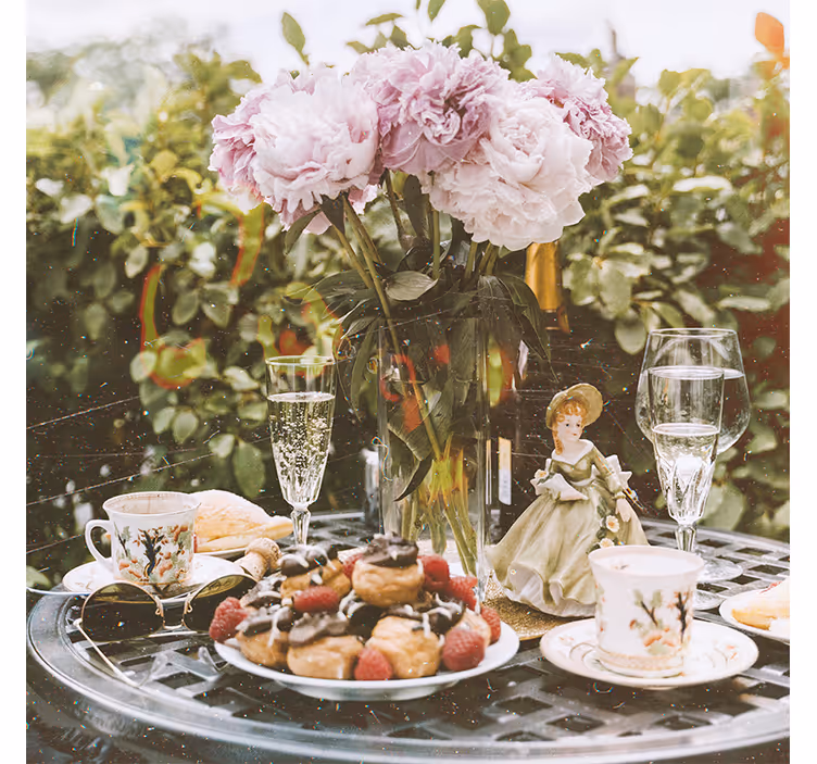 Oturma odası stor perde - kır cottage romantik masa - TenStickers