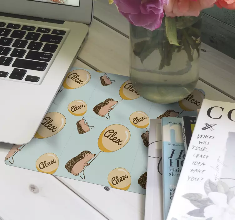 Kirpi balon ve adı mouse pad ile - TenStickers