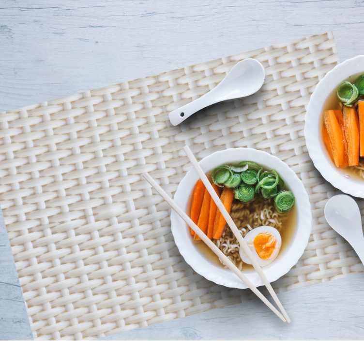 Beyaz rattan efektli dokulu servis altlıkları - TenStickers