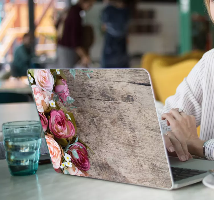 Ahşap laptop gül çıkartması - TenStickers