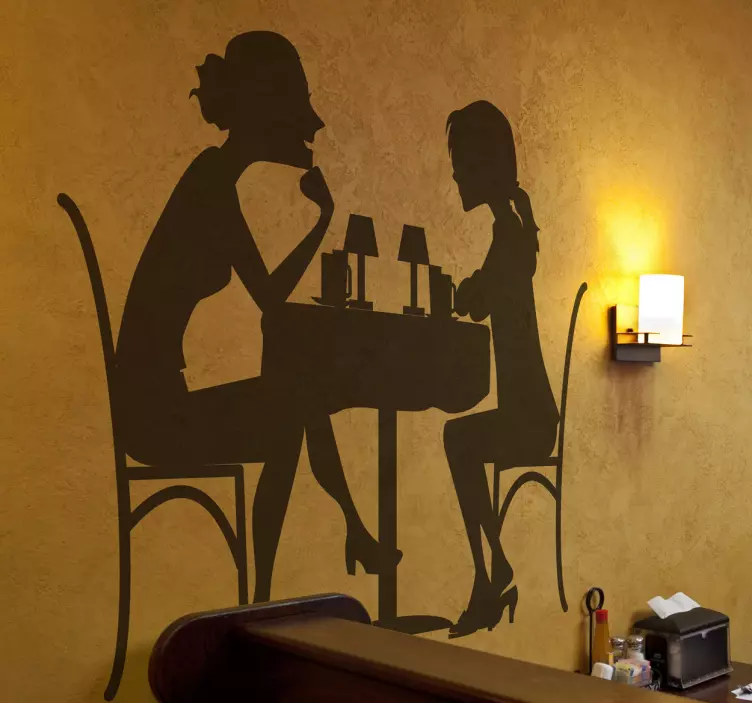 Akşam yemeği yiyen arkadaşlar çıkartması - TenStickers