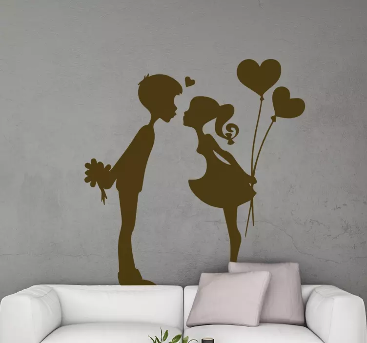 öpüşen genç çift aşk çıkartması - TenStickers