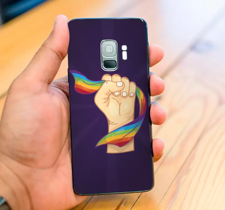 Güçlü yumruk ve lgbt bayrağı samsung çıkartması - TenStickers