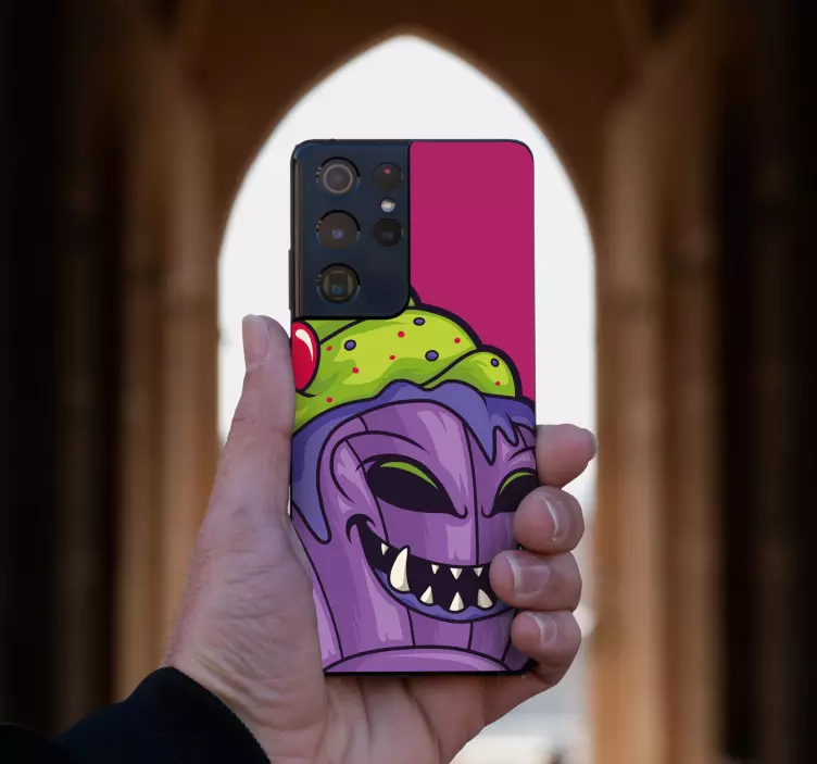 Gülümseyen kek karakteri hayvan çıkartması - TenStickers