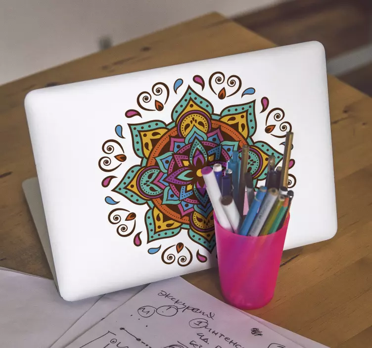 Klasik mandala laptop etiketi - TenStickers