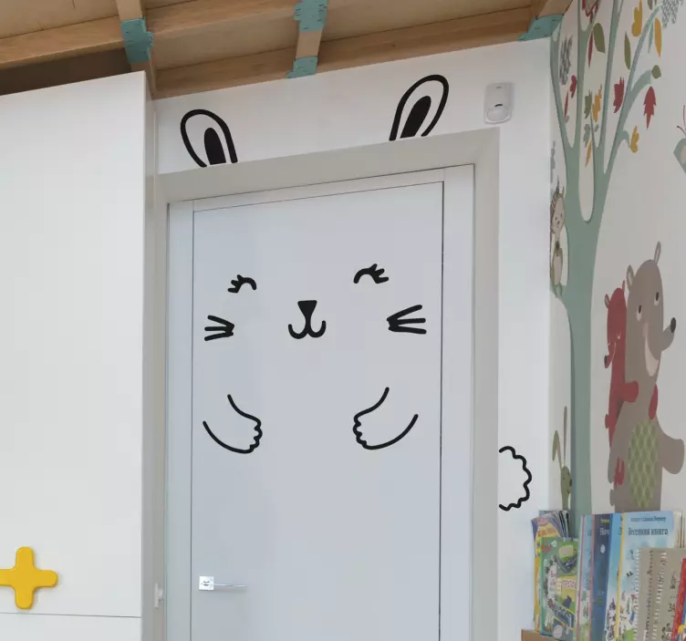 Komik tavşan kapı çıkartması - TenStickers