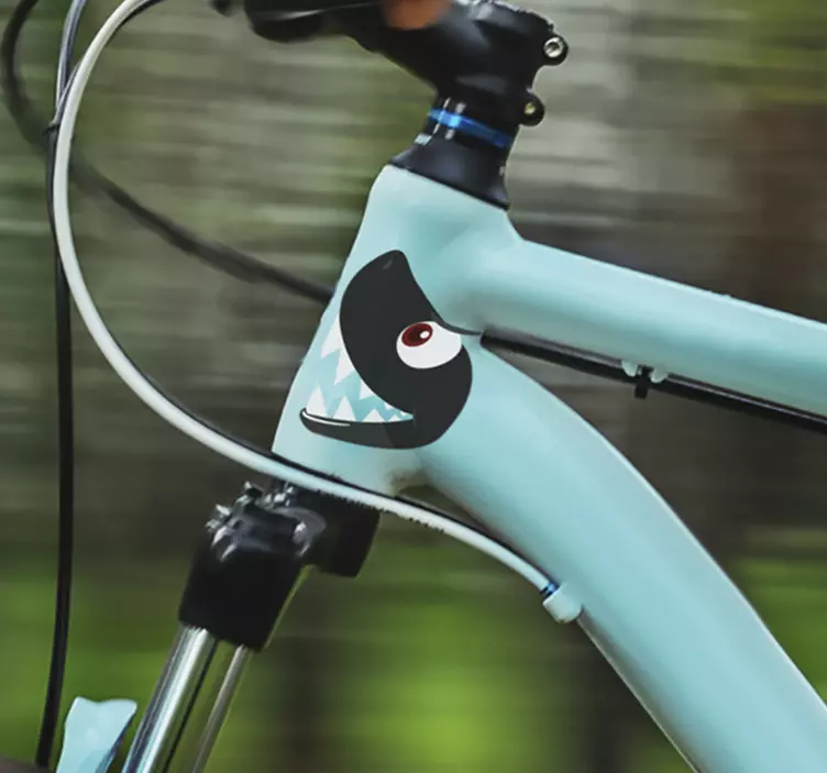 Köpekbalığı yüz bisiklet vinil sticker - TenStickers