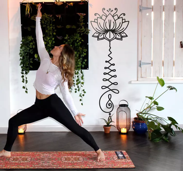 Lotus çiçeği unalome çiçek çıkartması - TenStickers