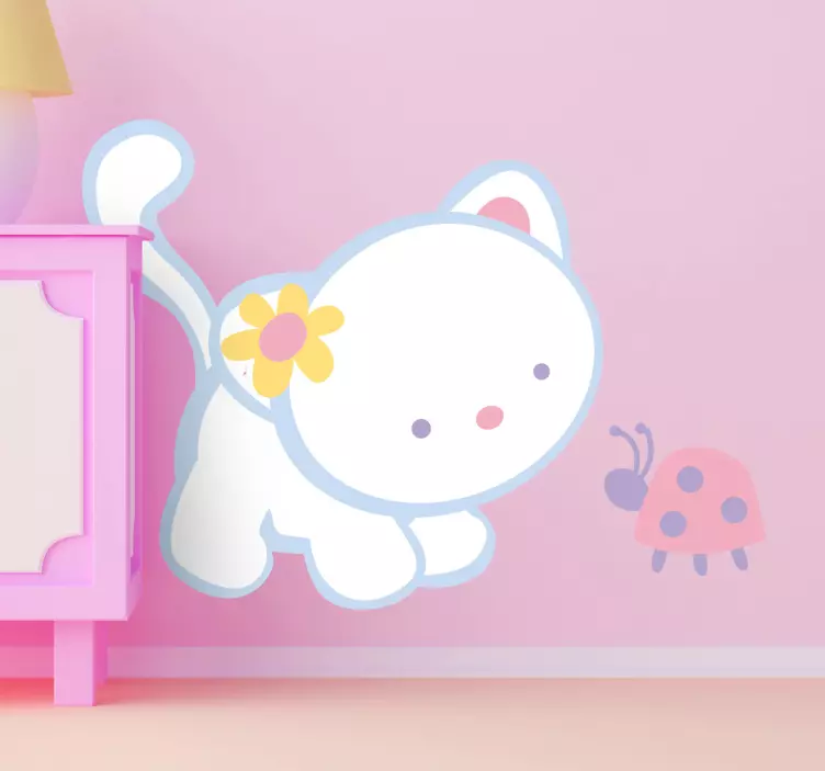 Uğur böceği ve yavru kedi çıkartması - TenStickers