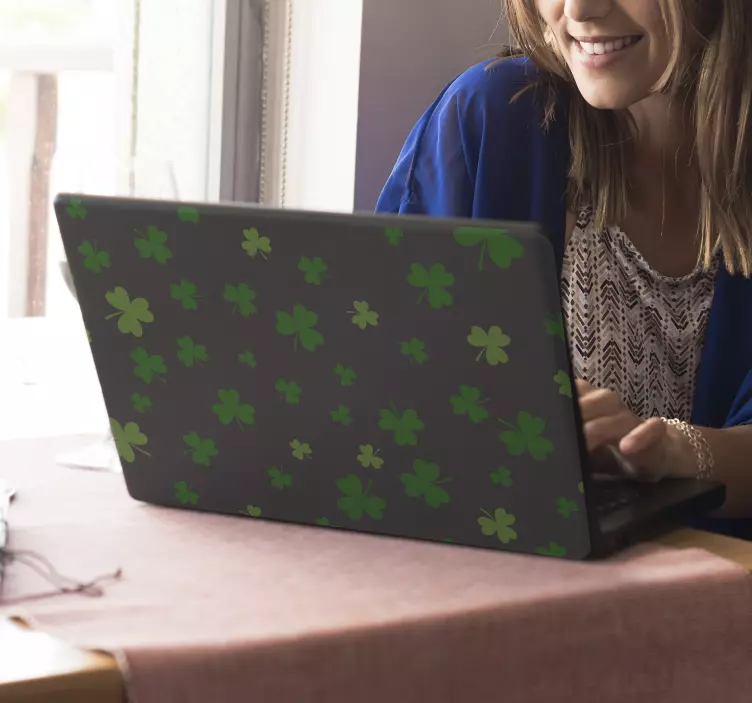 Yonca seçimi laptop sticker - TenStickers