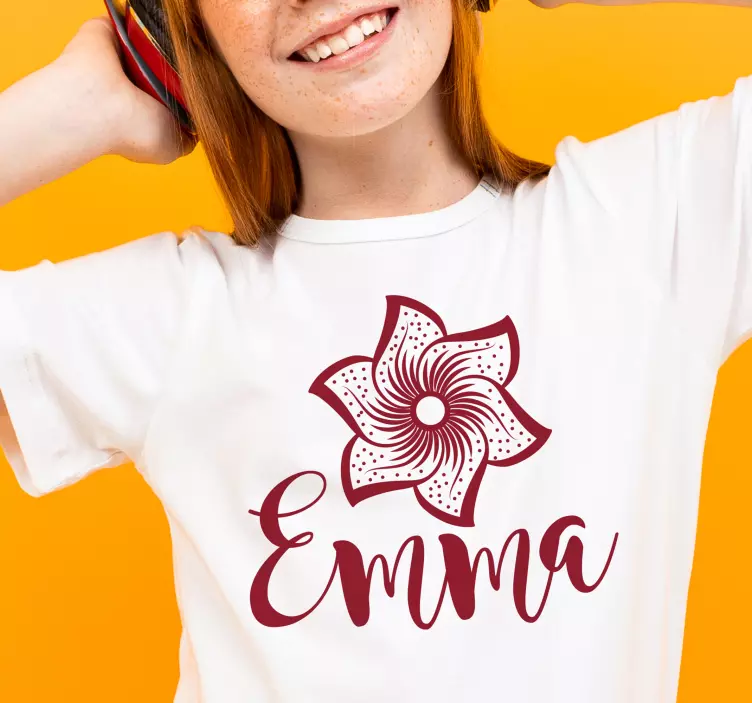 Desenli çiçek desen t-shirt - TenStickers