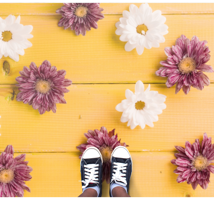 Papatya çiçekleri ahşap tahta çiçek halı üzerinde - TenStickers