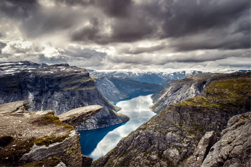 Trolltunga norveç doğa vinil halı - TenStickers