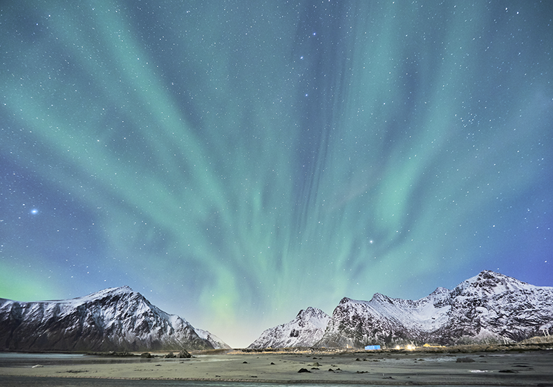 Dağlarda aurora ışığı yatak odası halısı - TenStickers